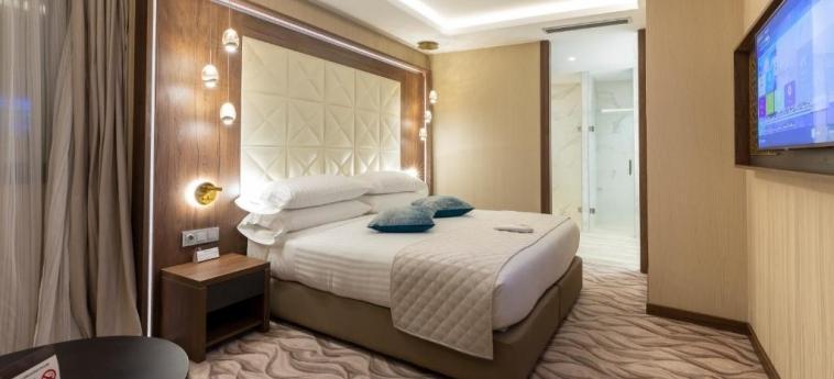Hotel Az Grand Oran